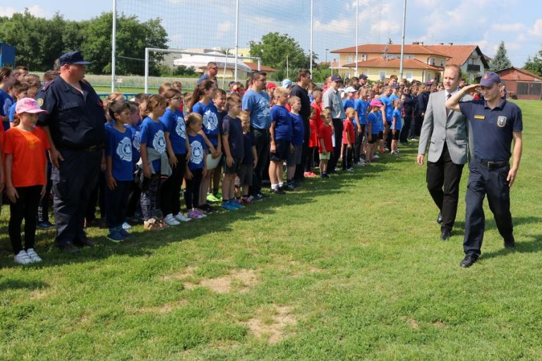 [FOTO] U Miklinovcu se natjecalo 700 mladih vatrogasaca