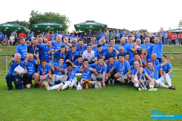 [FOTO] Borac u Legradu, Tehničar u Cvetkovcu – preuzeli pehar za prvaka!