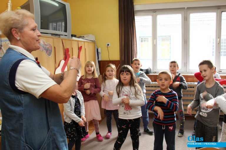 Širok osmijeh i harmonika – teta Gordana Škundrić