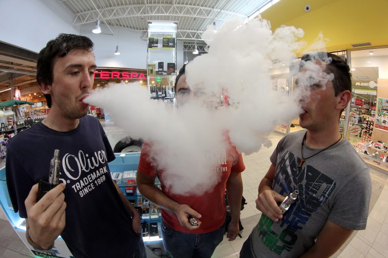 E-cigarete, grijani proizvodi, nikotinske vrećice… žustra rasprava