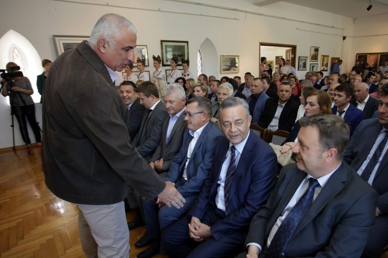 Mađer pristao platiti odštetu, a Koren povlači drugu tužbu i kaznenu prijavu