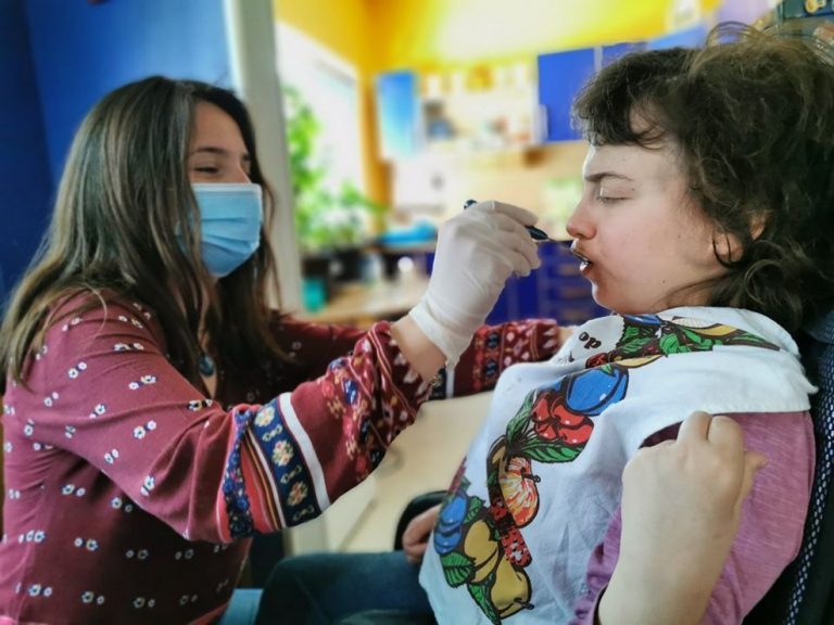 FOTO  Zahvaljujući EU novcu sedmero osoba s intelektualnim teškoćama dobilo osobne asistente