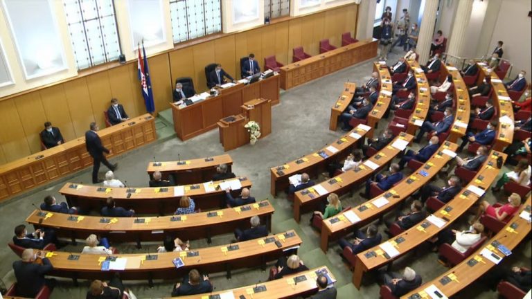 Može li umjetna inteligencija biti veća prijetnja od inteligencije političara
