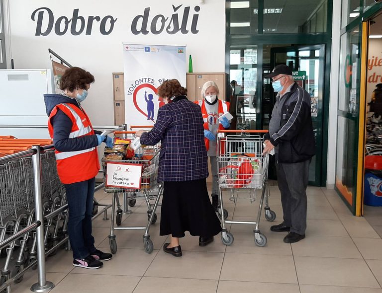 Građani za potrebe Socijalne samoposluge Crvenog križa darovali 170 kilograma hrane
