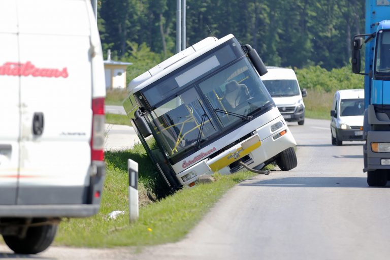 Za slijetanje autobusa kod Danice krivac je nepropisno kretanje