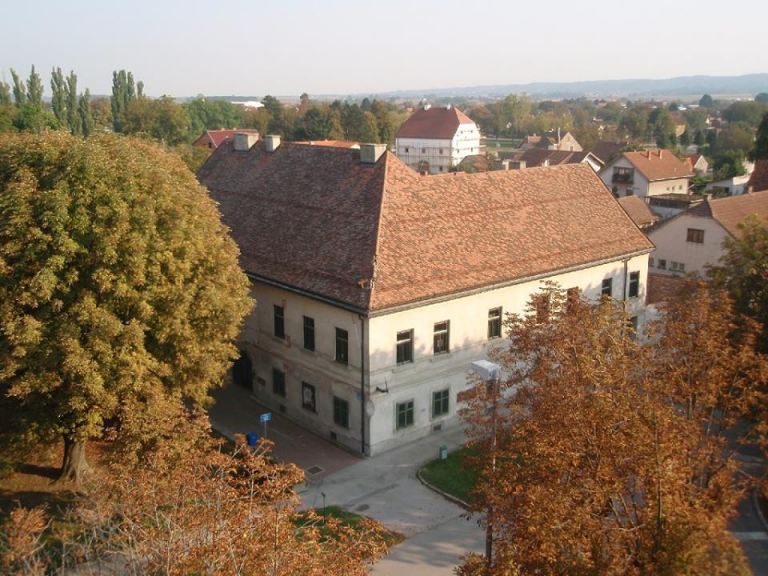 Izložba Amfore za prijevoz vina iz donacije Sabolić otvorena cijeli mjesec listopad u Galeriji Koprivnica