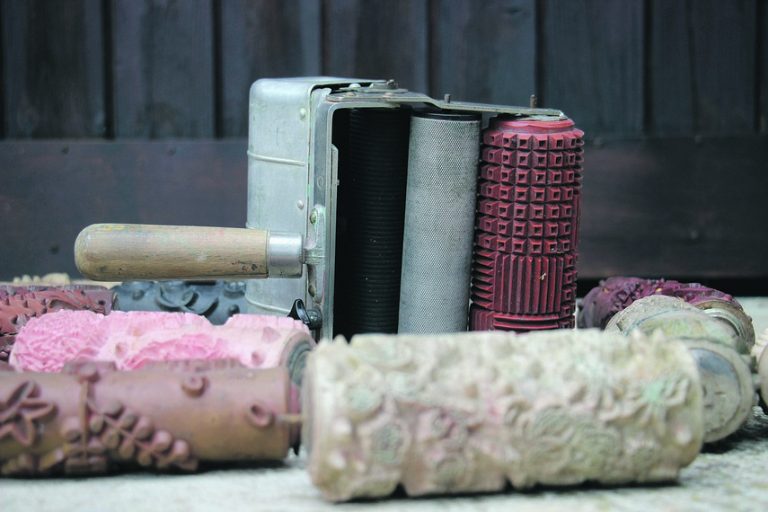 Tradicionalne mustre nekad su krasile većinu selskih i građanskih kuća, a danas doživljavaju retro preporod