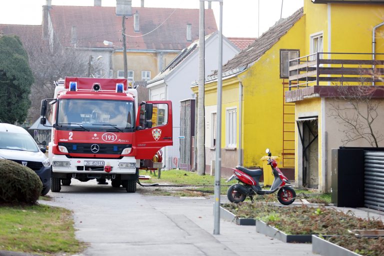 Vatra zahvatila garažu obiteljske kuće u samom središtu Koprivnice