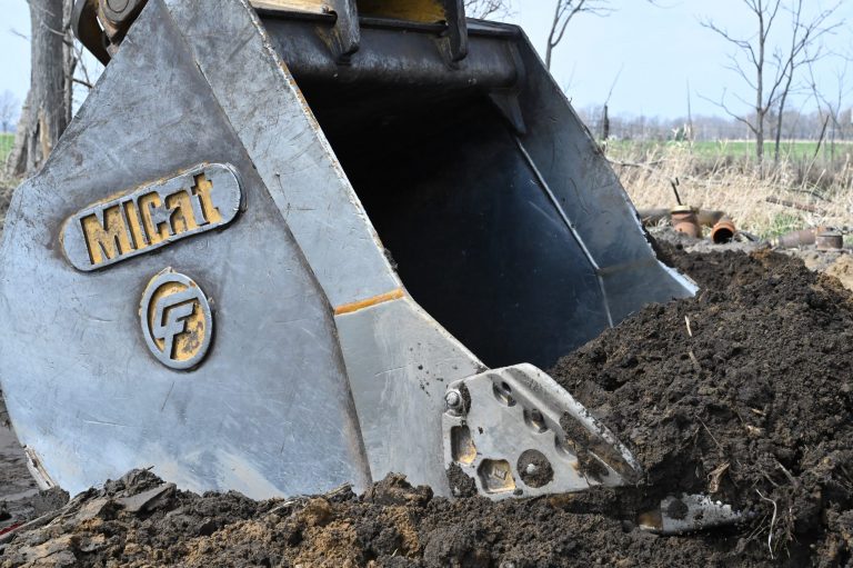 TRAGEDIJA Stroj za utovar gnoja priklještio i usmrtio muškarca