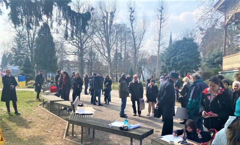 Brojni građani u koprivničkom parku dali podršku Ukrajini i pozvali na mir