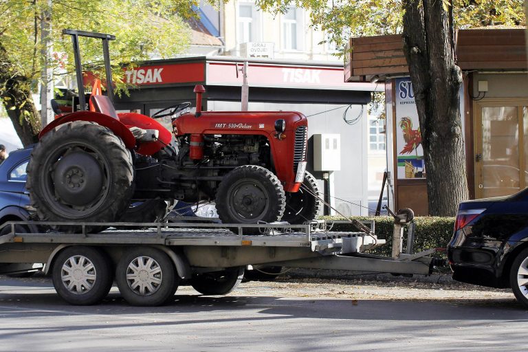 Najavljeni tehnički pregledi traktora i njihovih priključnih vozila u općinama