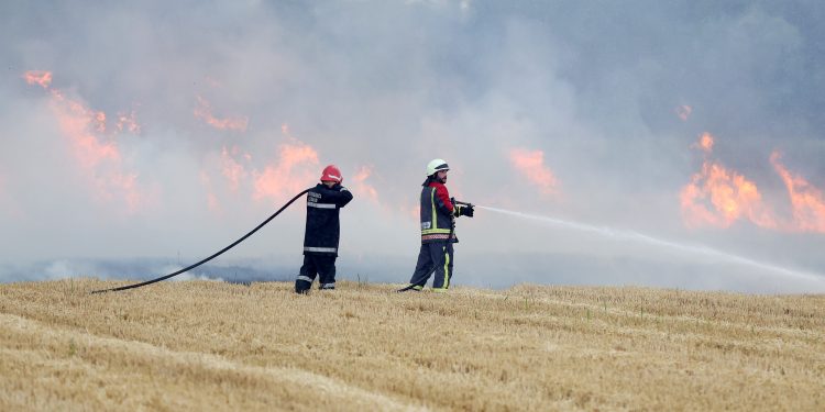Vatrogasci u niskom startu zbog paklenih vrućina