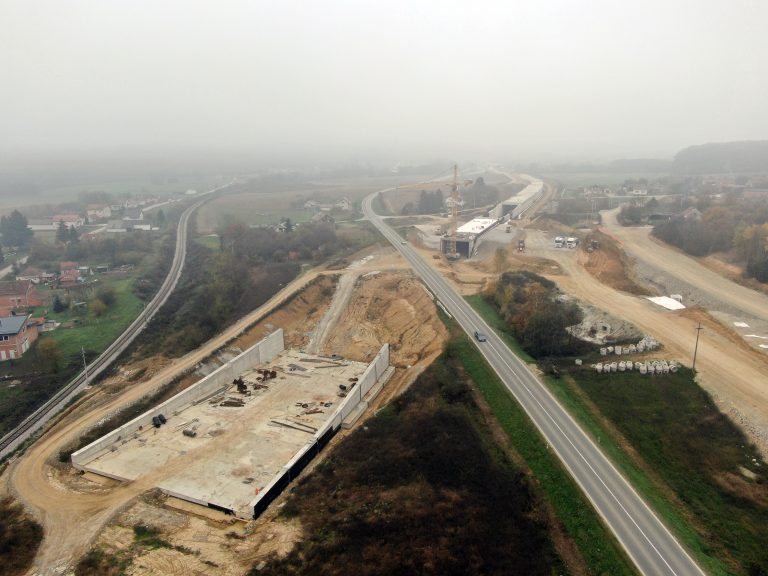 FOTO / Turci na izgradnji drugog kolosijeka rade poput švicarskog sata