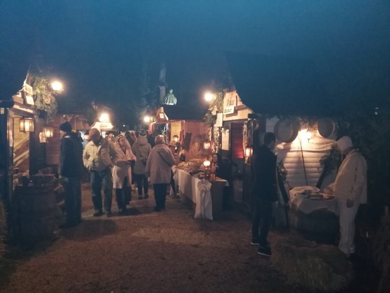 Sve je spremno za Srednjovjekovni božićni sajam u Koprivnici, stižu i obrtnici iz Venezuele