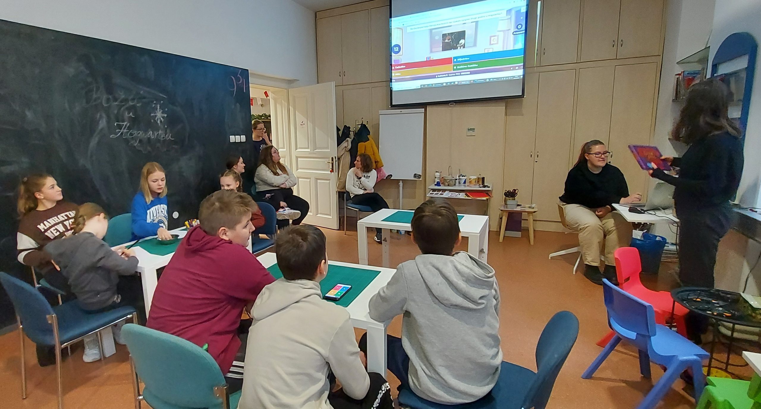 Spoj čarolije Božića i Hogwartsa / KNJIŽNICA FRAN GALOVIĆ