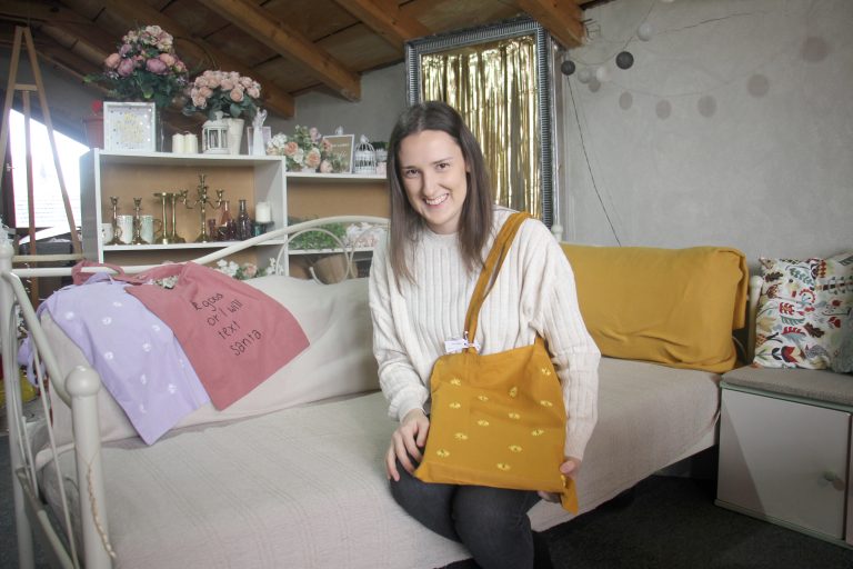 Šivati sam naučila sama putem interneta, a moje majice jedinstvene su u Hrvatskoj