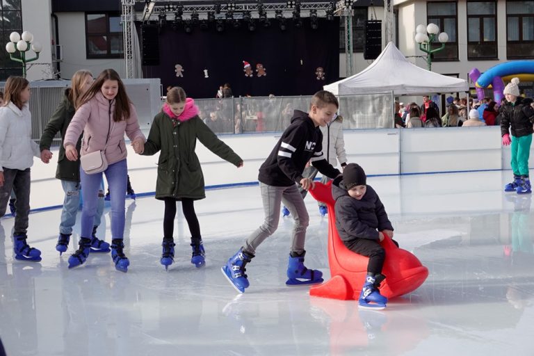 Sezona klizanja u Đurđevcu produžena do 15. siječnja