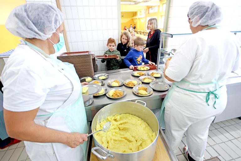 Vladin projekt besplatnog obroka svi podržavaju, zasad funkcionira izvrsno