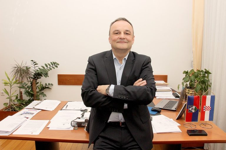 FOTO / Županija ozbiljno o obnovi sportskog igrališta Srednje škole Koprivnica