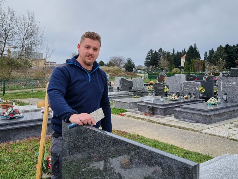 Cijene granita porasle za 25 posto, a ljudi se i dalje natječu tko će imati luksuzniji spomenik