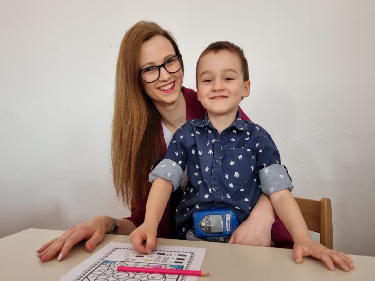 Jakov (5) hrabri je dječak koji disiciplinom kroti svoj dijabetes