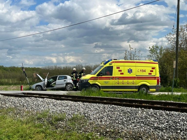Krenuo kao muha bez glave preko pružnog prijelaza pa teško stradao u naletu vlaka