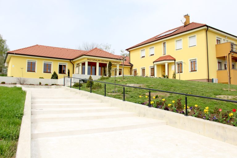 Župa sv. Leopolda Bogdana Mandića2 - Župa sv. Leopolda Bogdana Mandića u Koprivnici/ PRIVATNA ARHIVA