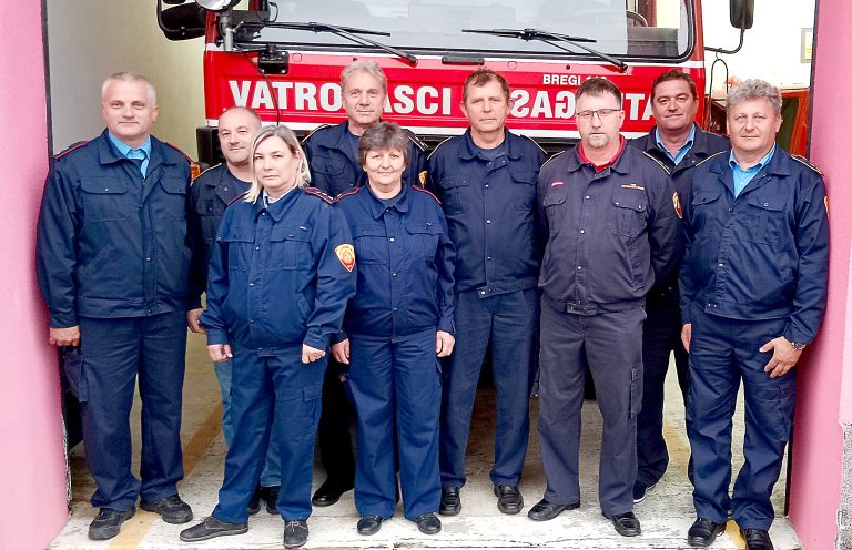 Nakon svake nabavke novog vatrogasnog vozila, ono starije doniraju društvu kojemu je potrebno