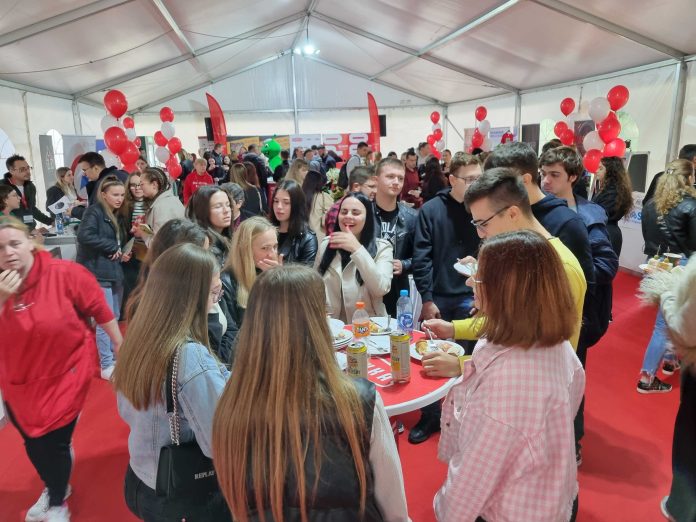 Brojni studenti biraju svoje karijere/ OZREN ŠPIRANEC