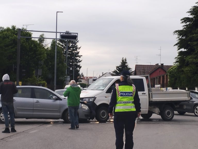 Teška prometna nesreća u centru grada, u sudaru ozlijeđeno više osoba