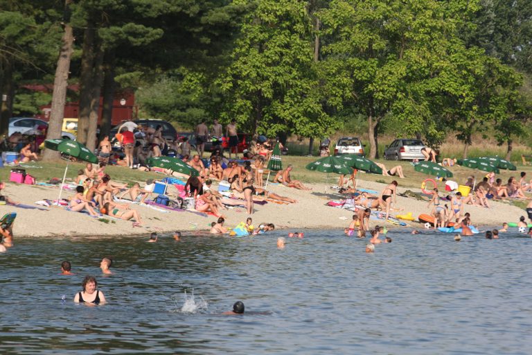 Gradit će se javni wc, izmuljivati jezero, a uskoro kreće i košnja rese