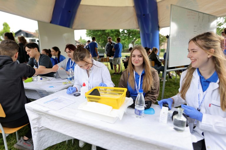Gimnazijalci pripremaju ‘Dan za znanost’ uz predavanja, radionice i pokuse na otvorenom