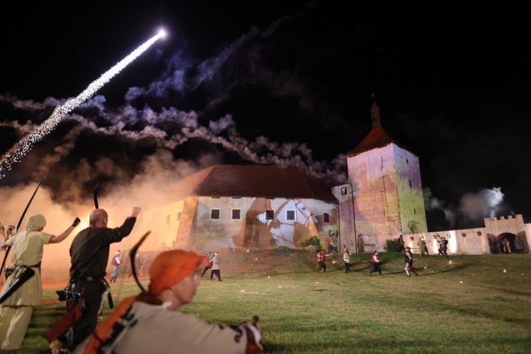 FOTO / Nevjerojatni scenski prikaz Legende o Picokima još jednom oduševio mnogobrojne