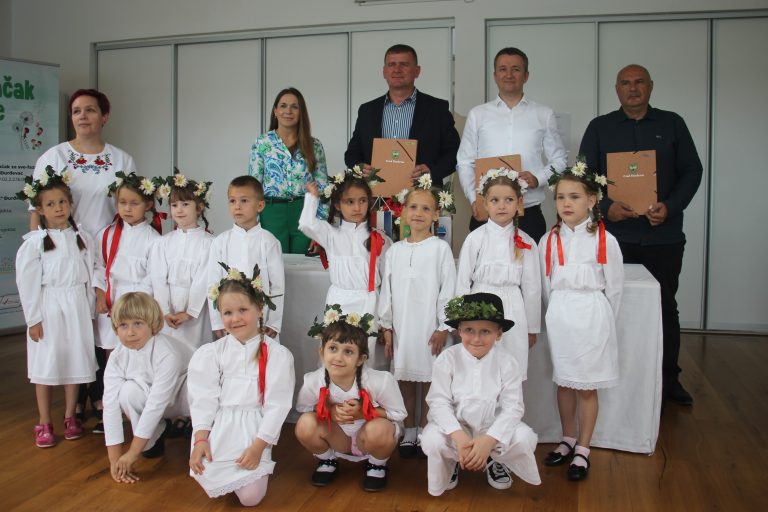 FOTO / Potpisani ugovori za dogradnju i opremanje đurđevačkog Maslačka