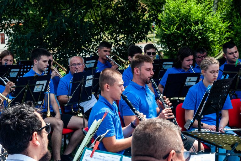 Večeras u sklopu ‘Ljeta na Zrinskom’ nastupa Puhački orkestar grada Koprivnice uz goste