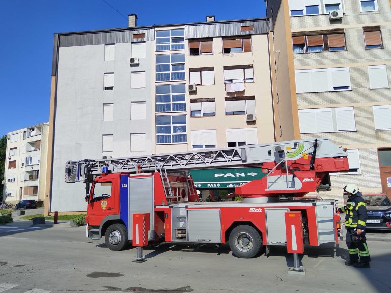 UPRAVO / Vatrogasci i policija interveniraju zbog nezgode u kupaonici