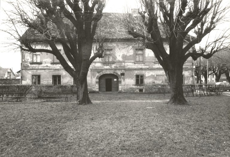 Tadić, Krešimir (1934-1997) KPR, Vijećnički trg, 1983. godine /MUZEJ GRADA KOPRIVNICE