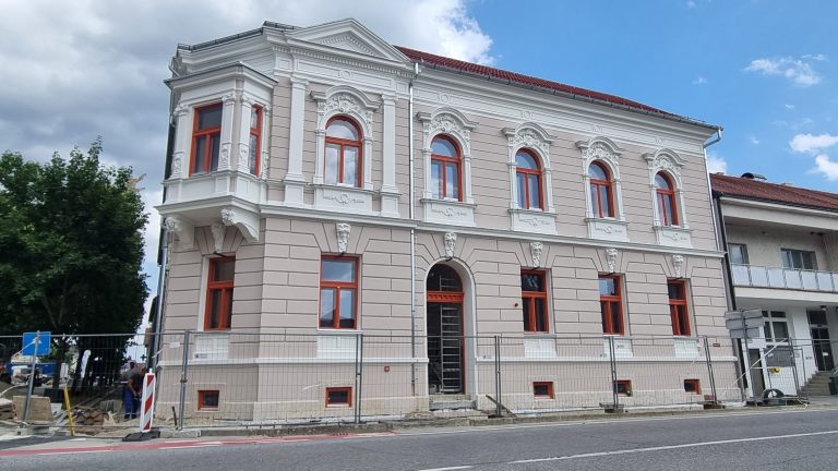 Zablistala obnovljena ljepotica u centru Đurđevca, još impresivnije izgleda kad padne noć