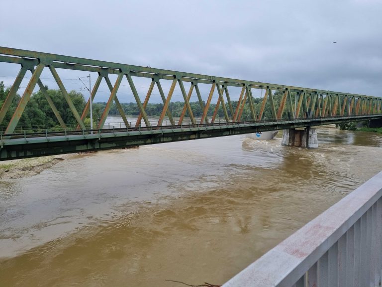 Vodostaj Drave sve bliže granici izvanrednih mjera, vrhunac se očekuje poslije podneva