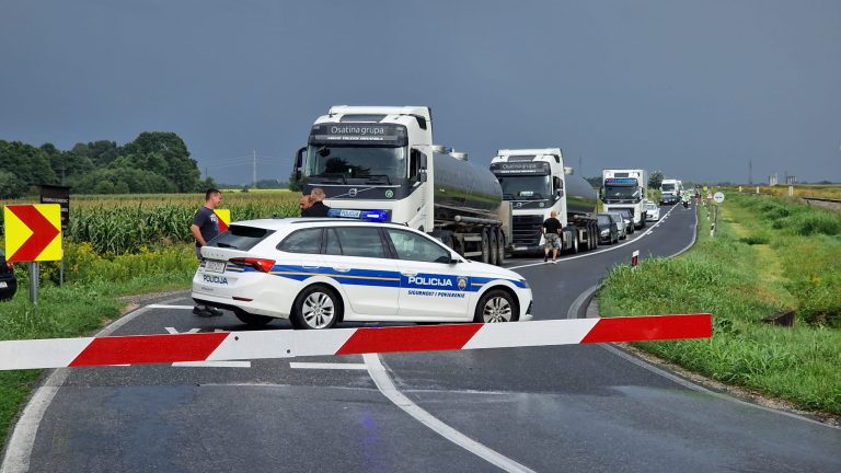 Kaos u prometu: Munja ‘blokirala’ branike, kolone kilometarske, vozači moraju čekati