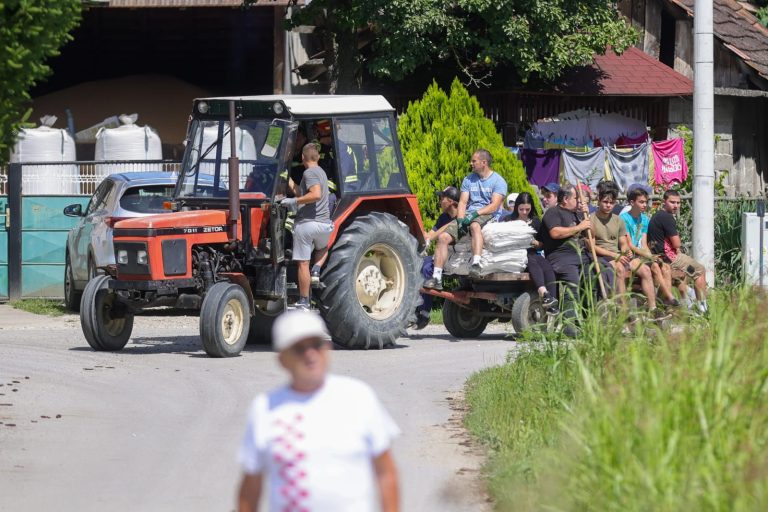 OBRANA DRNJA I TORČECA Gliboki se vraća uzvodno, svi na terenu