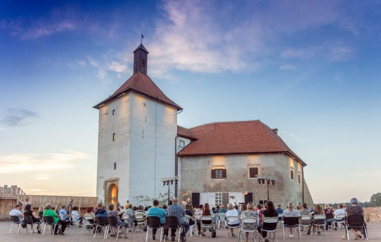Uskrsna čestitka gradonačelnika Đurđevca Hrvoja Jančija i predsjednika Gradskog vijeća Željka Lackovića