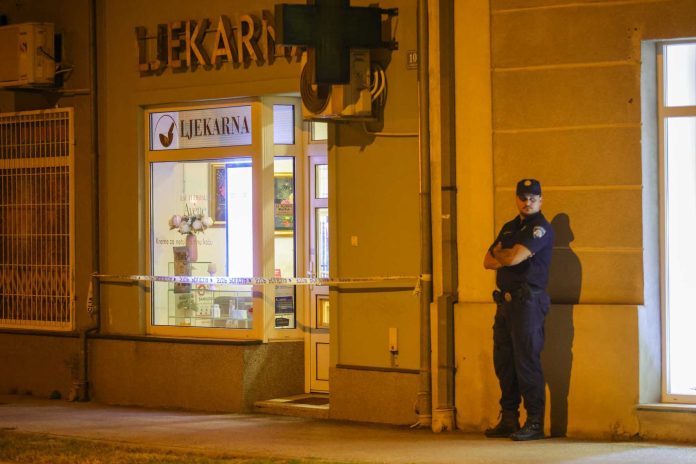 20230922210220_FB8A3000