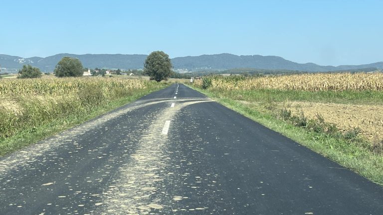 Kešer javno pozvao vlasnika parcele da za sobom očisti prometnicu!
