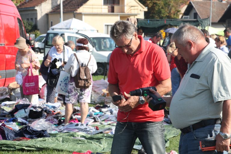 Mnogobrojni Podravci i Prigorci posjetili danas koprivnički buvljak