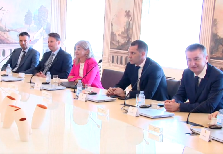 Sastanak Vlade s trgovcima uspijeva, u petak padaju cijene
