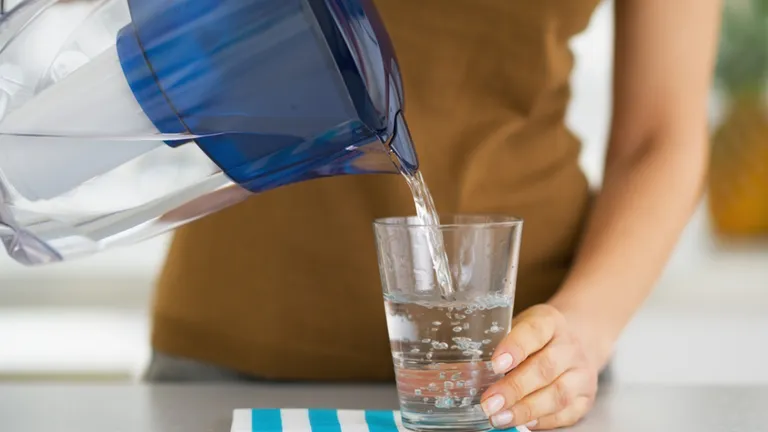 KUĆNI TEST: Trik s čašom vode koji pokazuje imate li gljivičnu infekciju