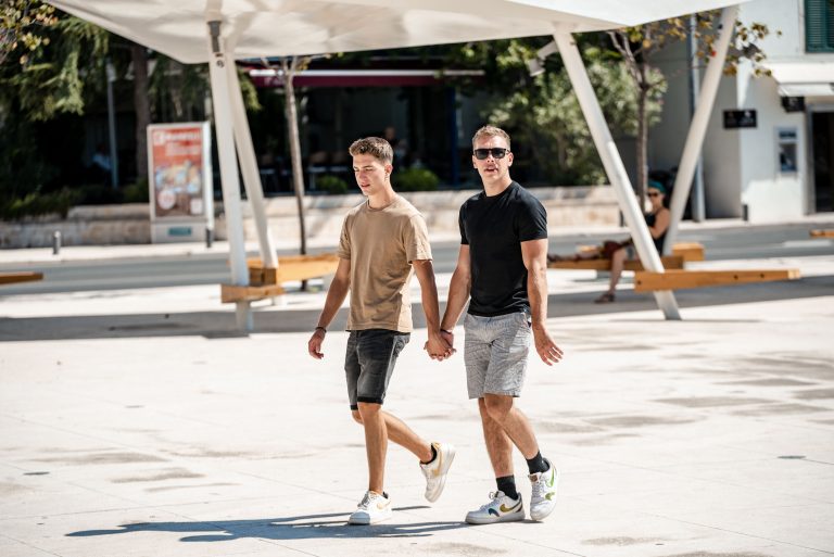 FOTKA S NAŠE ŠPICE koja je ‘zapalila’ internet, a dečki se samo vole