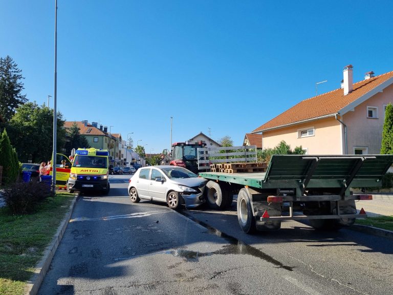 Upravo prometna nesreća kod križanja Marofske i Galovićeve