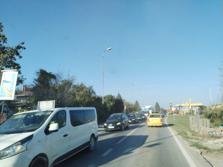 FOTO / U vrijeme odlaska s posla mnogi se našli u dugačkoj koloni